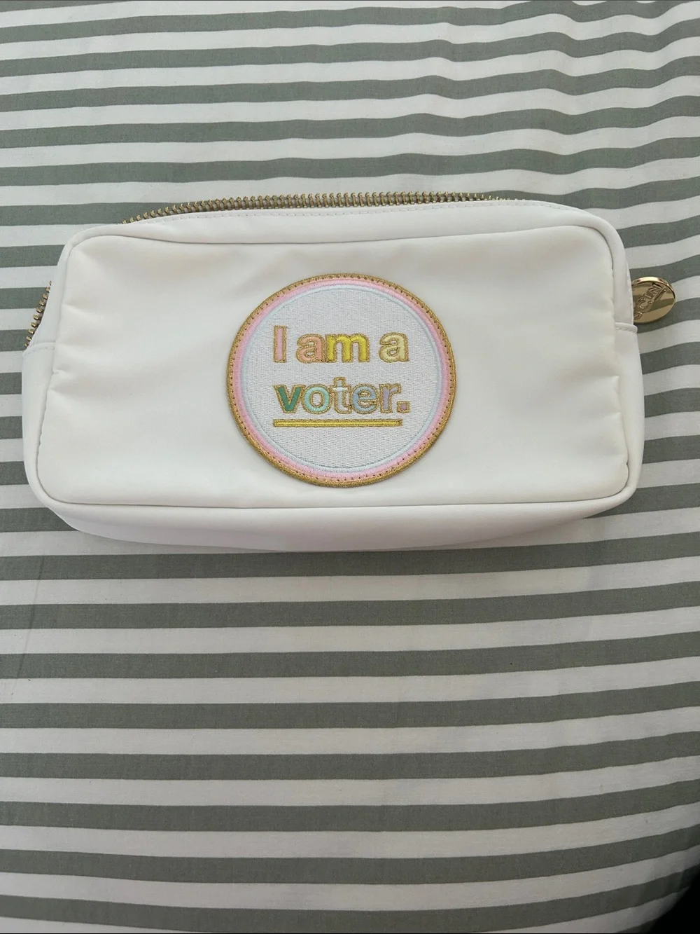 Stoney Clover Lane 'I Am a Voter' Small Pouch in Blanc